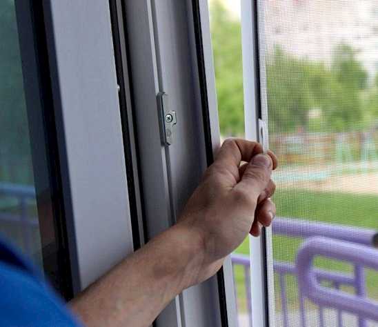 Установка москитной сетки БФК в Алматы